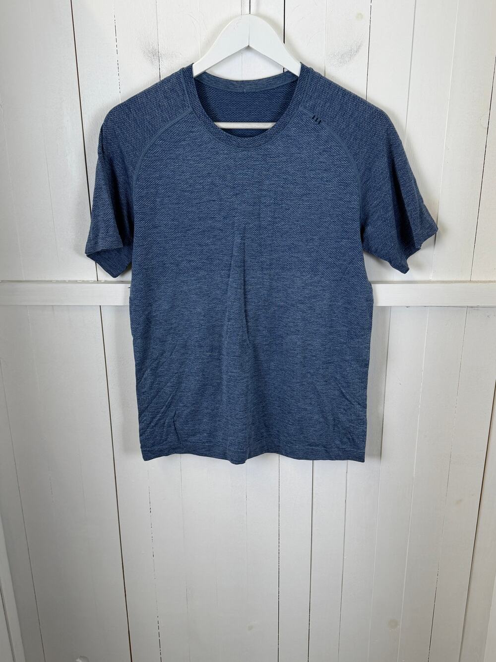 Lululemon Men's Blue Polyester Activewear T-Shirt Size S